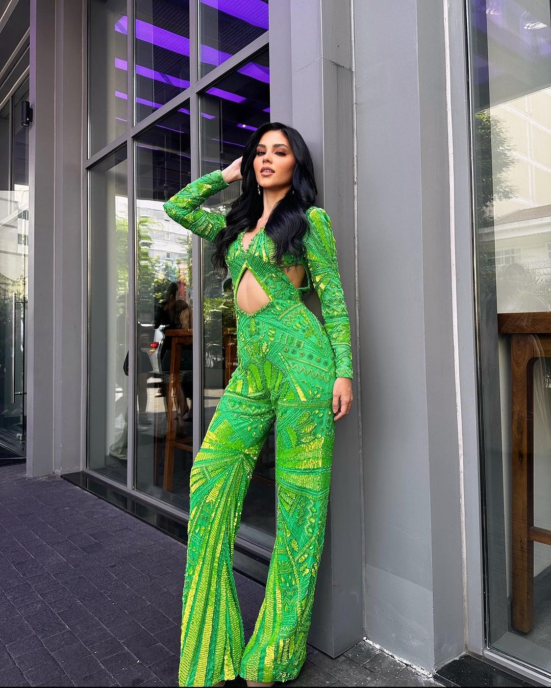 Bên cạnh nhan sắc xinh đẹp, Victoria Arocho có trình độ học vấn ấn tượng. Cô đang theo học tại Đại học del Sagrado Corazón và làm việc với tư cách là chuyên gia truyền thông chiến lược của USC. Puerto Rico là quốc gia mạnh tại đấu trường nhan sắc Miss Earth nói riêng và các cuộc thi nhan sắc nói chung. Puerto Rico từng giành chiến thắng ở Miss Earth vào năm 2019 với thành tích của người đẹp Nellys Pimentel.