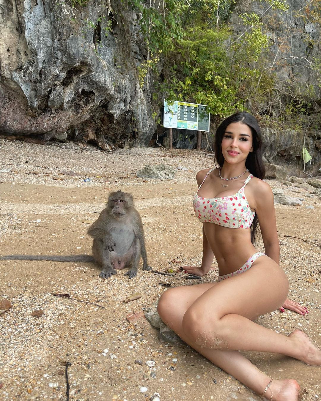 Giorgiana Rosas năm nay 24 tuổi, là sinh viên Kỹ thuật phần mềm và chuyên ngành Y tế ở Mỹ. Cô nói được tiếng Anh lưu loát, thông thạo võ thuật hỗn hợp, cưỡi ngựa và chơi được 7 loại nhạc cụ.