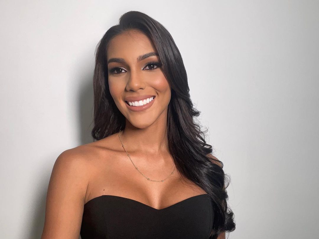 Với tư cách là Hoa hậu Quốc tế Venezuela, người đẹp đề xuất việc thúc đẩy trao quyền thông qua y tế và giáo dục ở các giai đoạn khác nhau trong cuộc đời của phụ nữ Venezuela. "Ở nước ta, phụ nữ phải đối mặt với những thách thức liên tục và trong những năm gần đây, chúng ta đã chứng kiến sức khỏe của họ ngày càng sa sút. Vì vậy, tôi có ý định giáo dục các cô gái và thanh niên trở thành những người phụ nữ khỏe mạnh, dũng cảm và mạnh mẽ. Đất nước và thế giới cần chúng ta và đó là lý do tôi muốn trao cho họ công cụ mạnh mẽ nhất: kiến thức", cô nói.