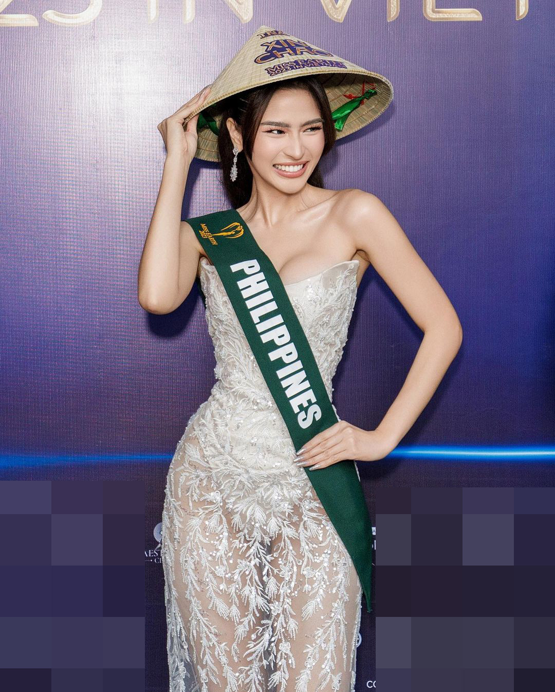 Đại diện Philippines - Yllana Aduana là ứng viên nổi bật nhất của khu vực châu Á. Yllana Marie Aduana có kinh nghiệm thi sắc đẹp ấn tượng. Cô từng ghi danh tại Hoa hậu Trái Đất Philippines 2021 và vào top 20. Một năm sau đó, cô tiếp tục tham dự Binibining Pilipinas và vào top 12, giành danh hiệu Người đẹp Ảnh. Sau đó, cô tiếp tục tham dự Miss Fit Philippines 2022 và giành ngôi vị cao nhất. Hiện tại, người đẹp làm người mẫu, đóng quảng cáo, dẫn chương trình truyền hình...