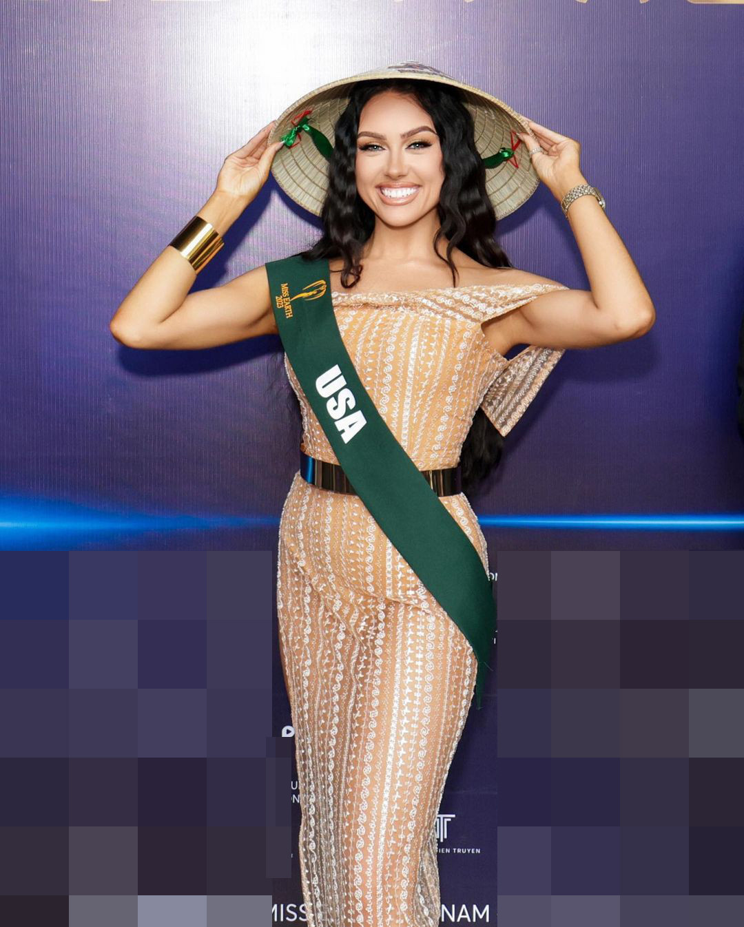 Hoa hậu và 3 Á hậu Trái Đất 2023 sẽ được nhận chiếc vương miện mới, thay thế cho chiếc vương miện truyền thống đã được sử dụng nhiều năm qua.