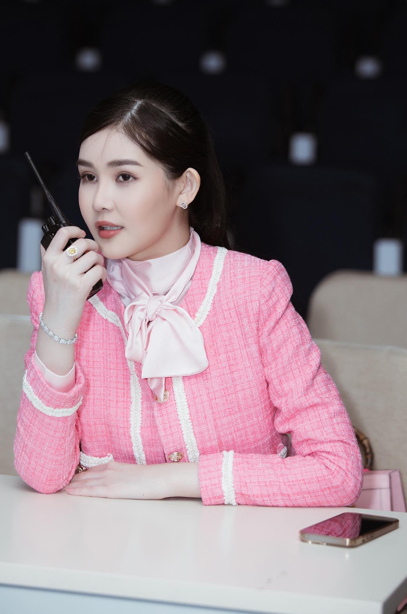 Ngân Anh hiện đang đảm nhiệm vị trí giảng viên tại trường ĐH Hoa Sen.