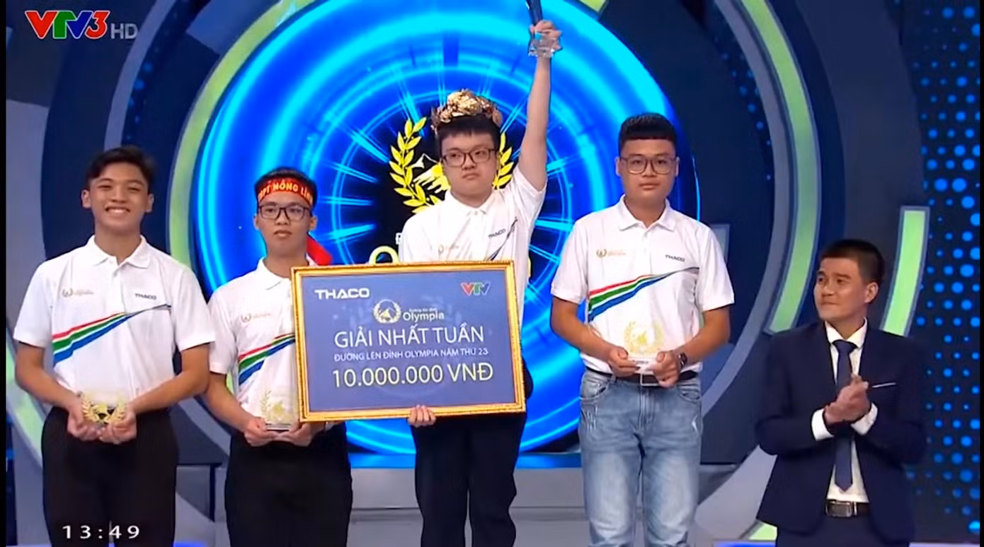 Đỗ Đức Anh "lội ngược dòng" trước đối thủ "nặng ký" với số điểm 325.