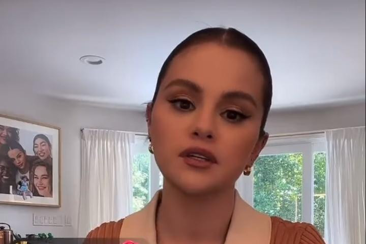 Selena Gomez lên tiếng bảo vệ Hailey Bieber trước sự công kích của cư dân mạng.