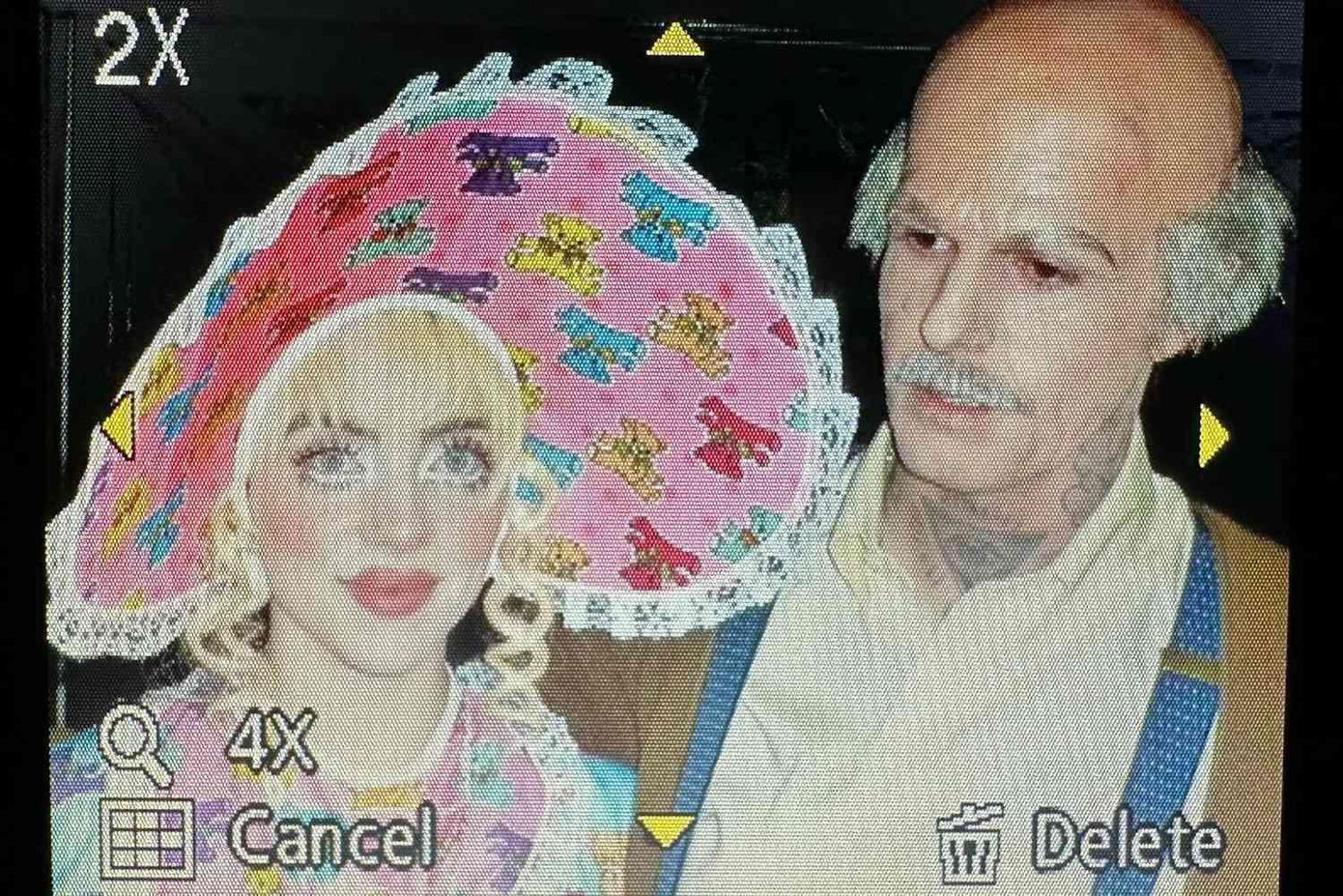 Màn hóa trang Halloween của cặp đôi gây tranh cãi trên mạng xã hội. Màn hóa trang Halloween của cặp đôi gây tranh cãi trên mạng xã hội.