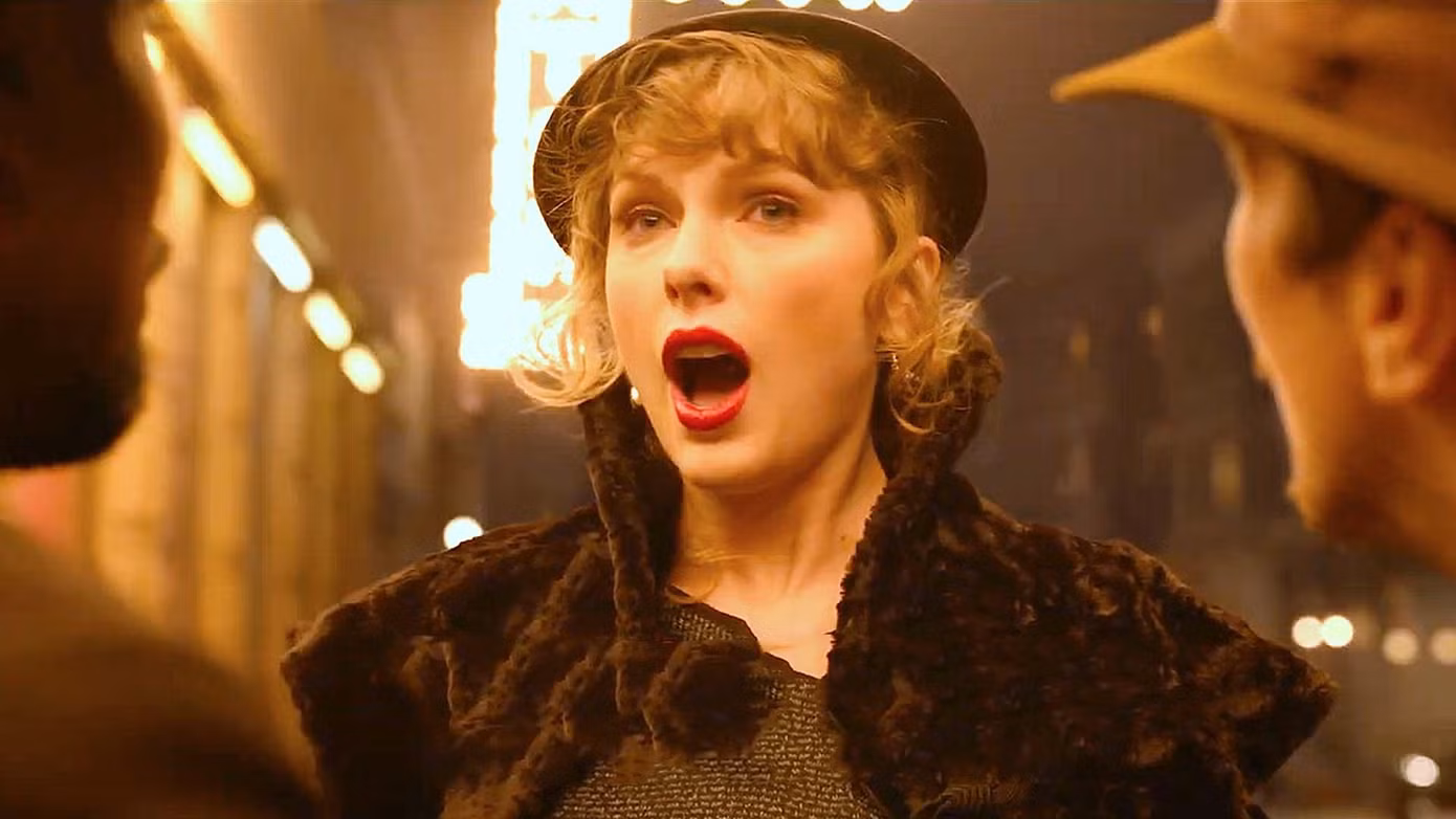 Vai diễn “siêu phụ" của Taylor Swift trong "Amsterdam" trở thành meme mới trên mạng xã hội.