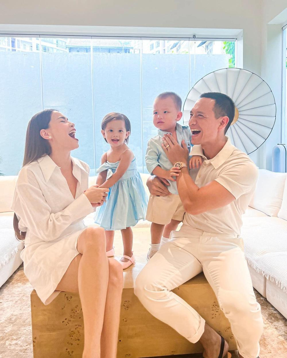 Lisa và Lion nhận được sự quan tâm lớn từ người hâm mộ.