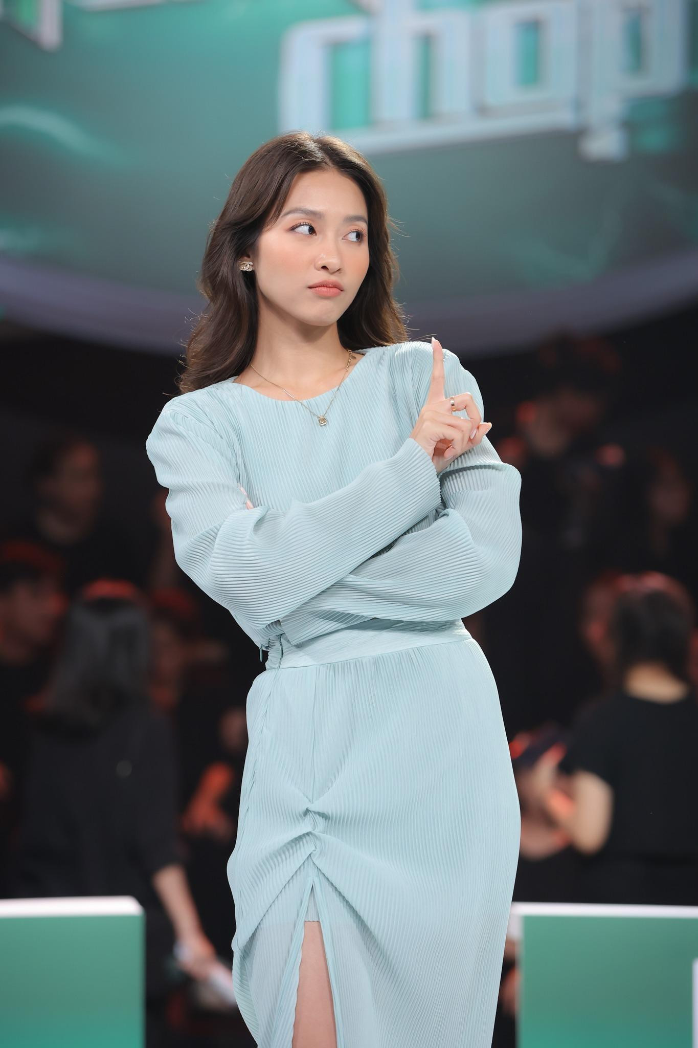 Khả Ngân tích cực tham gia các hoạt động nghệ thuật sau thành công của 11 Tháng 5 Ngày.