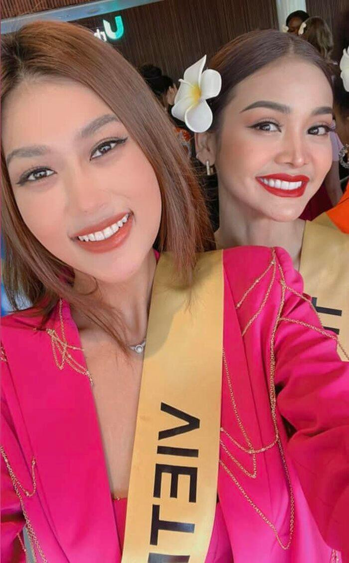 Engfa Waraha cho biết Thiên Ân đã khóc rất nhiều vì áp lực từ người hâm mộ và sự chỉ trích từ cộng đồng mạng. Engfa Waraha cho biết Thiên Ân đã khóc rất nhiều vì áp lực từ người hâm mộ và sự chỉ trích từ cộng đồng mạng.