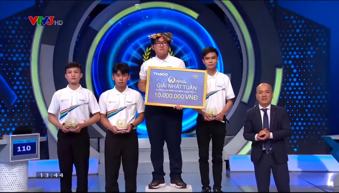 Cả khán đài vỡ òa với chiến thắng ngoạn mục của nam sinh Kiên Giang. Cả khán đài vỡ òa với chiến thắng ngoạn mục của nam sinh Kiên Giang.