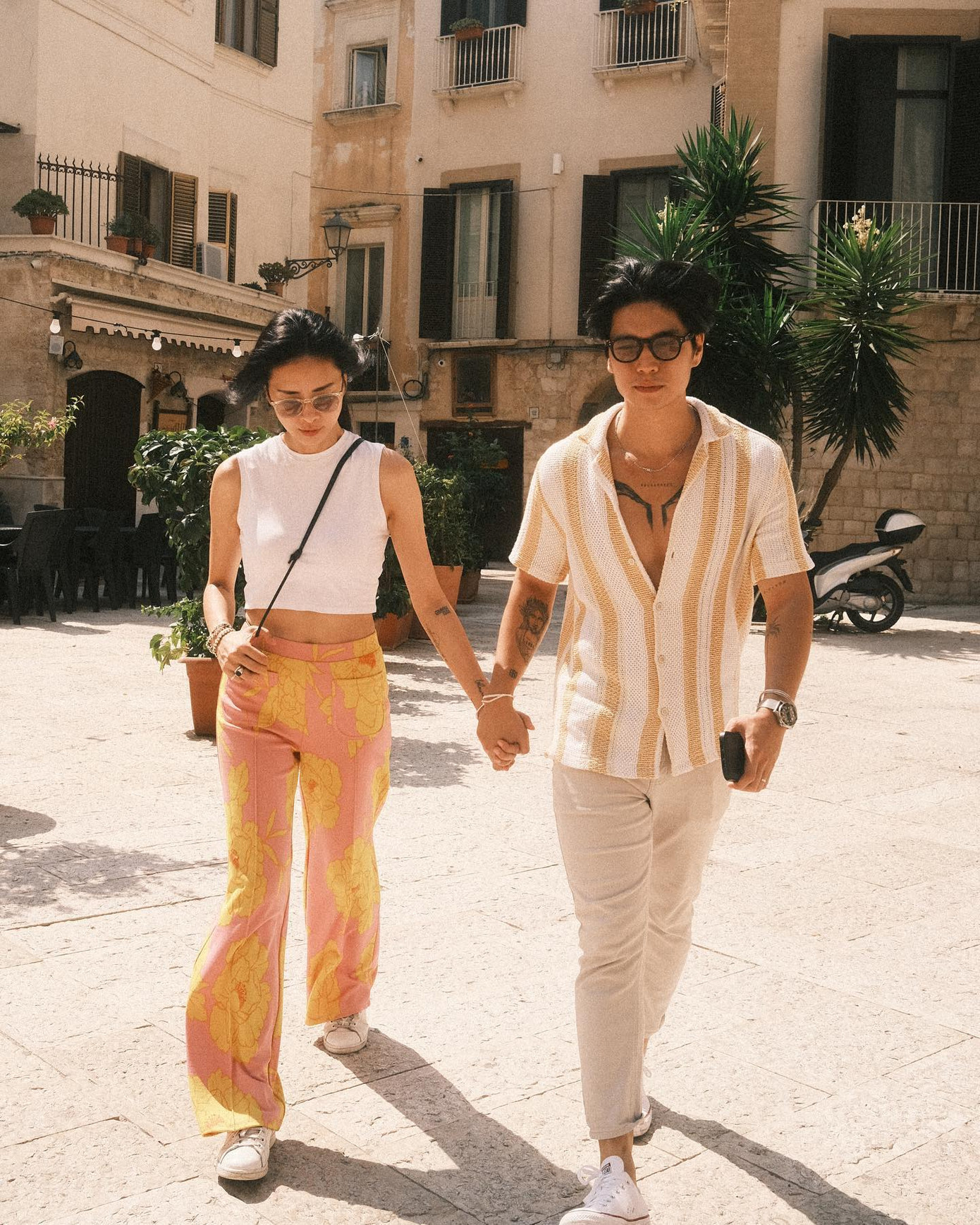 Cả hai thường xuyên đi du lịch đến nhiều nơi trên thế giới.