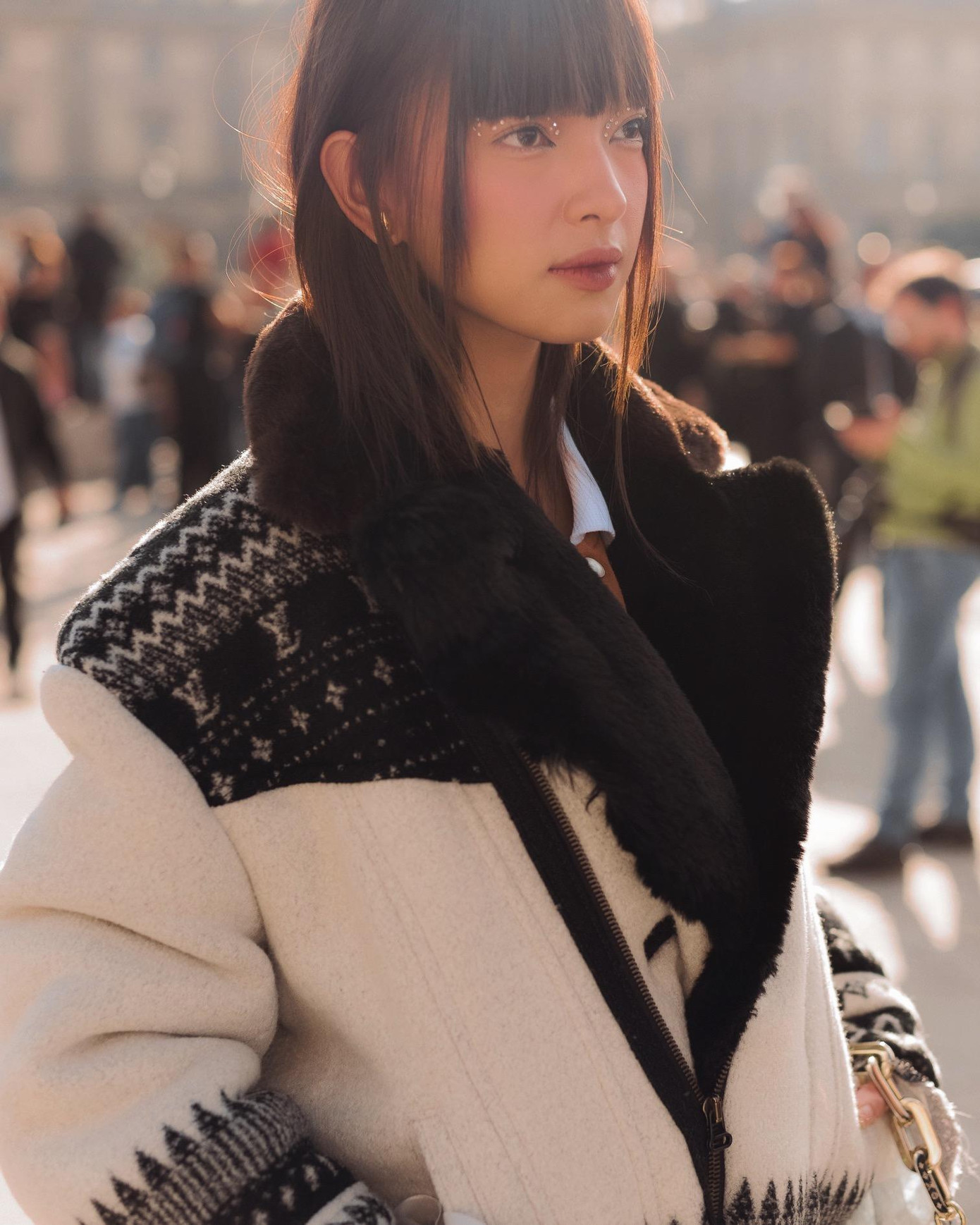 Châu Bùi nhận được sự quan tâm của truyền thông trong và ngoài nước. Châu Bùi nhận được sự quan tâm của truyền thông trong và ngoài nước.