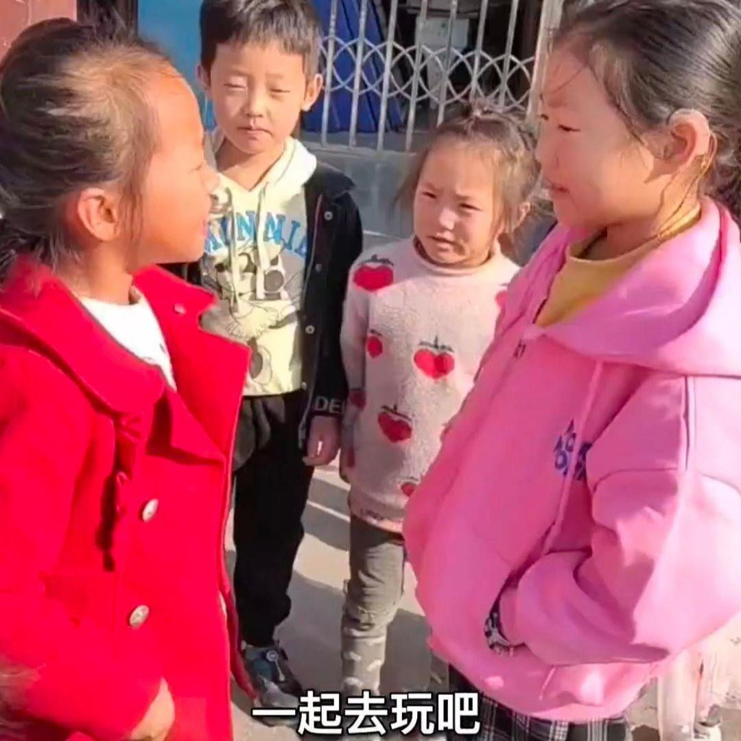 Nhờ sự giúp đỡ của các bạn, Điền Tuyết Khiết đã bắt đầu học cách nói chuyện. Nhờ sự giúp đỡ của các bạn, Điền Tuyết Khiết đã bắt đầu học cách nói chuyện.