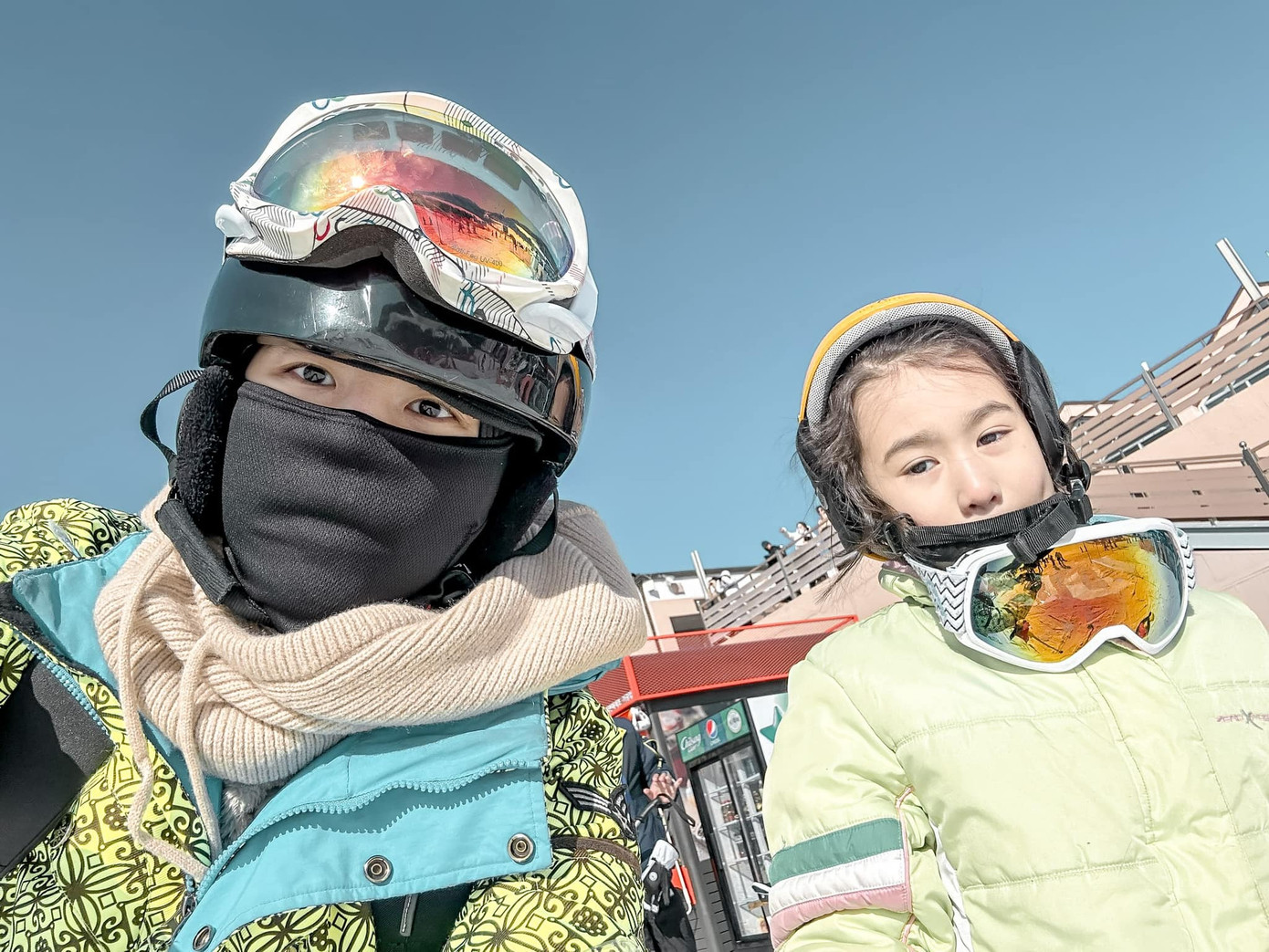 Hình ảnh của Trịnh Thăng Bình trong chuyến du lịch cuối năm cùng gia đình. Hình ảnh của Trịnh Thăng Bình trong chuyến du lịch cuối năm cùng gia đình.