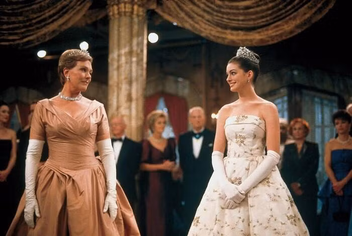 Nữ hoàng Clarisse là một trong những vai diễn đáng nhớ nhất của Julie Andrews trong tâm trí khán giả. Chính vì vậy, nhiều người hy vọng bà sẽ quay trở lại với "The Princess Diaries 3" cùng Anne Hathaway.