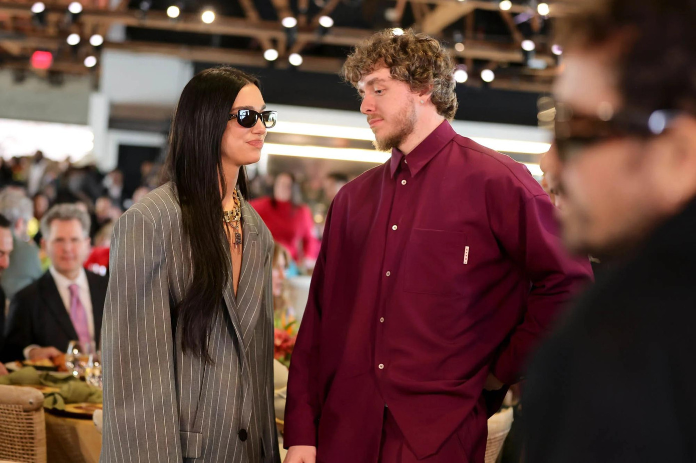 Dua Lipa và Jack Harlow thân thiết trong sự kiện Variety Hitmakers. (Nguồn: Getty Images) Dua Lipa và Jack Harlow thân thiết trong sự kiện Variety Hitmakers. (Nguồn: Getty Images)