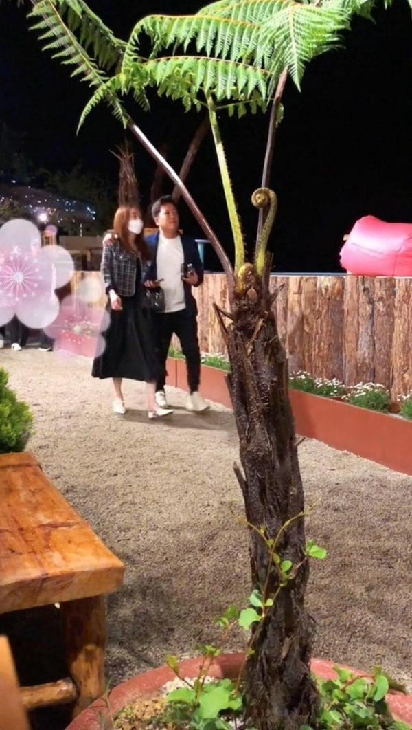 Nữ diễn viên cho biết gia đình cô muốn đợi đến khi con gái đầu lòng đủ lớn.