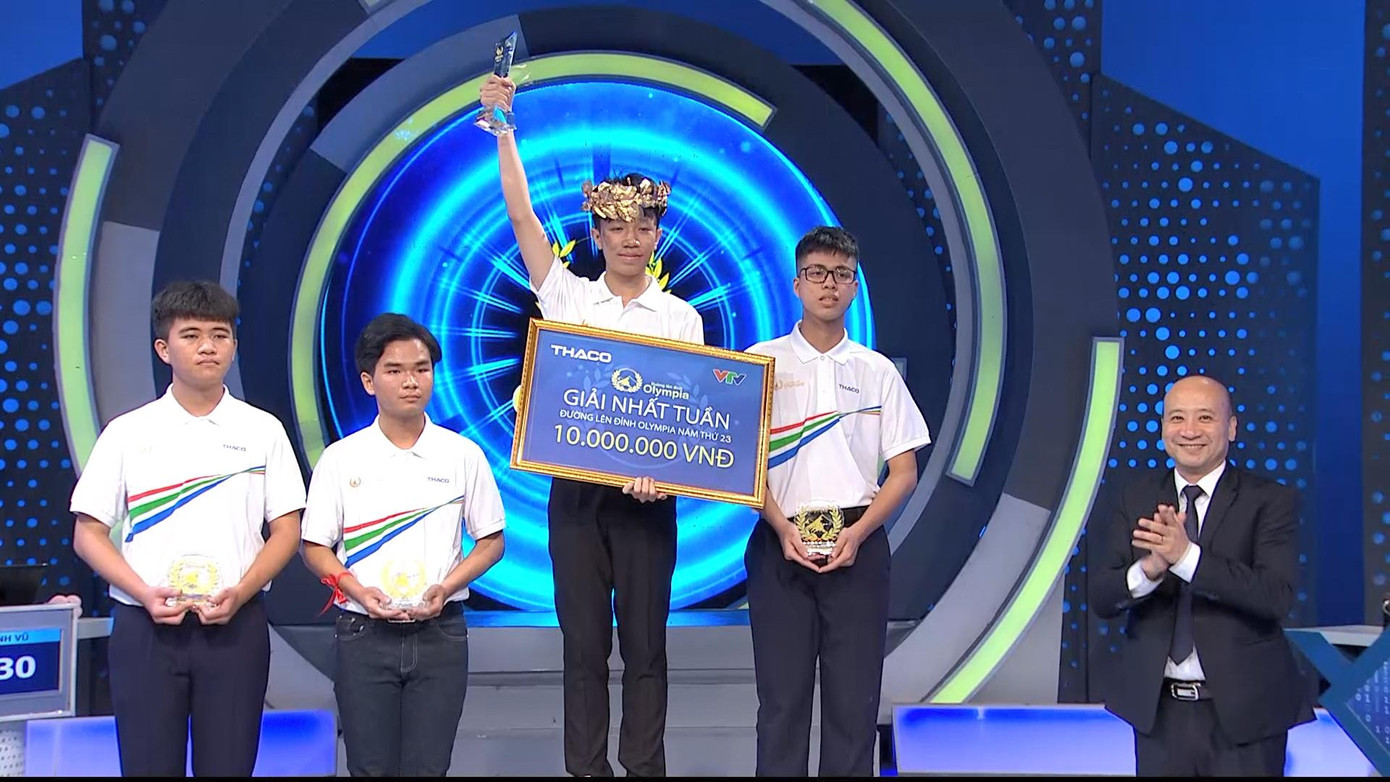 Nam sinh Thái Bình giành chiến thắng chung cuộc với 230 điểm. Ảnh: Fanpage Đường Lên Đỉnh Olympia