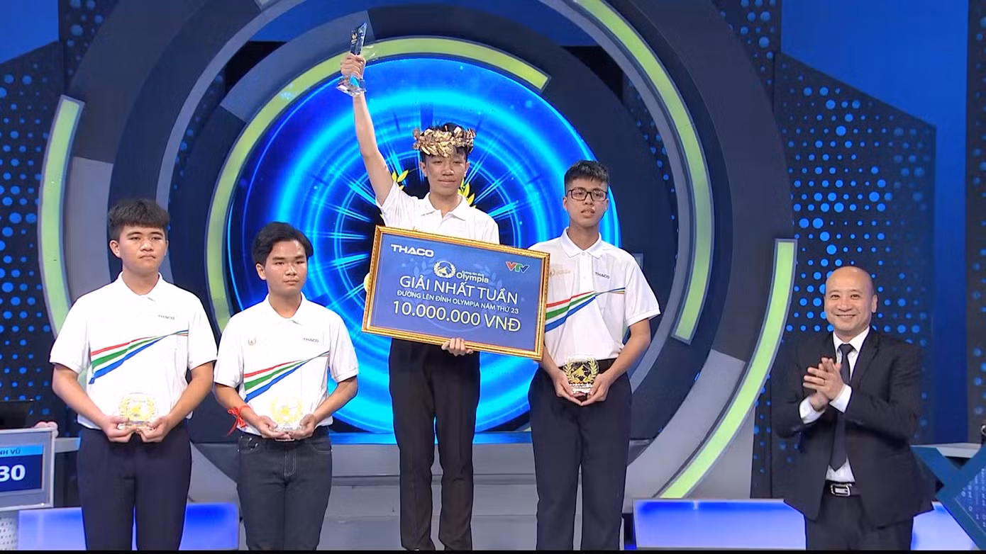 Nam sinh Thái Bình giành chiến thắng chung cuộc với 230 điểm. Ảnh: Fanpage Đường Lên Đỉnh Olympia Nam sinh Thái Bình giành chiến thắng chung cuộc với 230 điểm. Ảnh: Fanpage Đường Lên Đỉnh Olympia