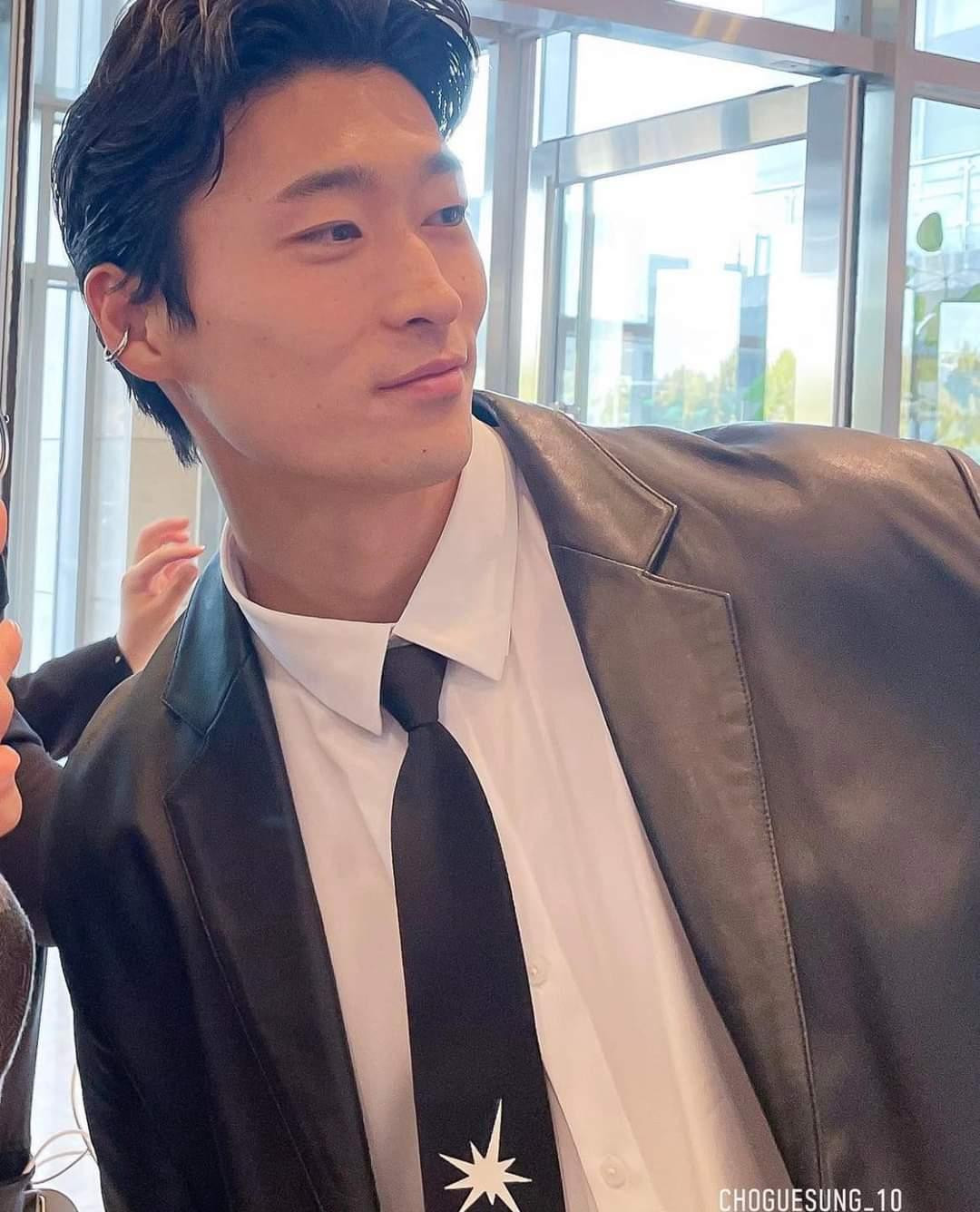 Loạt ảnh đời thường của Gue-sung &quot;đốn tim&quot; phái nữ.