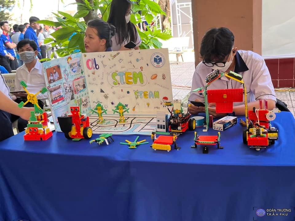 Hoạt động cũng thu hút nhiều học sinh các trường THPT khác trên địa bàn như THPT Trần Phú, THPT Hùng Vương... Nguồn: Fanpage Đoàn trường THPT Trần Phú Hoạt động cũng thu hút nhiều học sinh các trường THPT khác trên địa bàn như THPT Trần Phú, THPT Hùng Vương... Nguồn: Fanpage Đoàn trường THPT Trần Phú