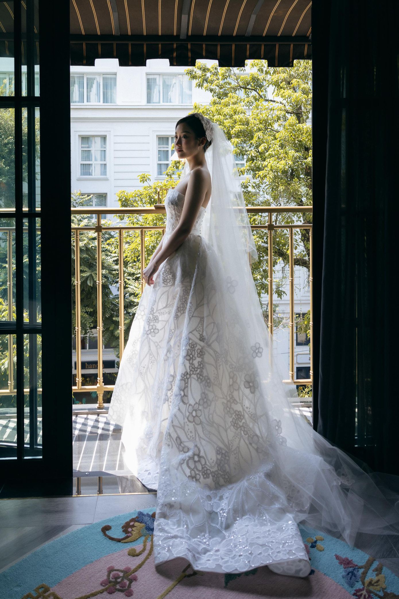 Mẫu váy cưới của thương hiệu nổi tiếng có giá thành tham khảo lên đến khoảng 500 triệu đồng.