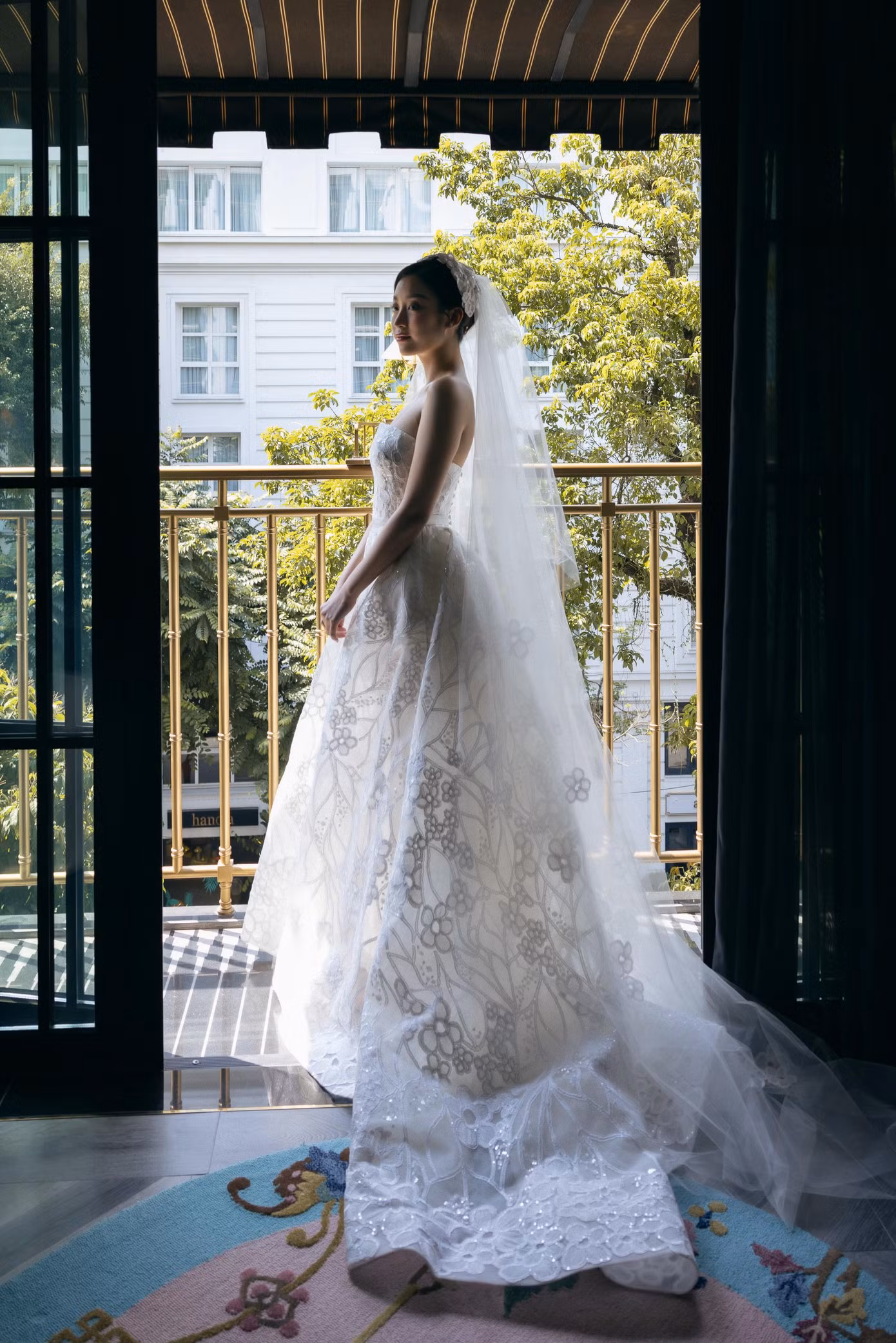 Mẫu váy cưới của thương hiệu nổi tiếng có giá thành tham khảo lên đến khoảng 500 triệu đồng.