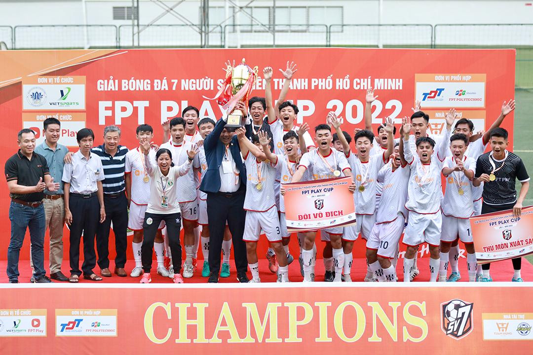 ĐH Sư phạm Thể dục Thể thao xuất sắc giành được Quán quân của mùa giải.