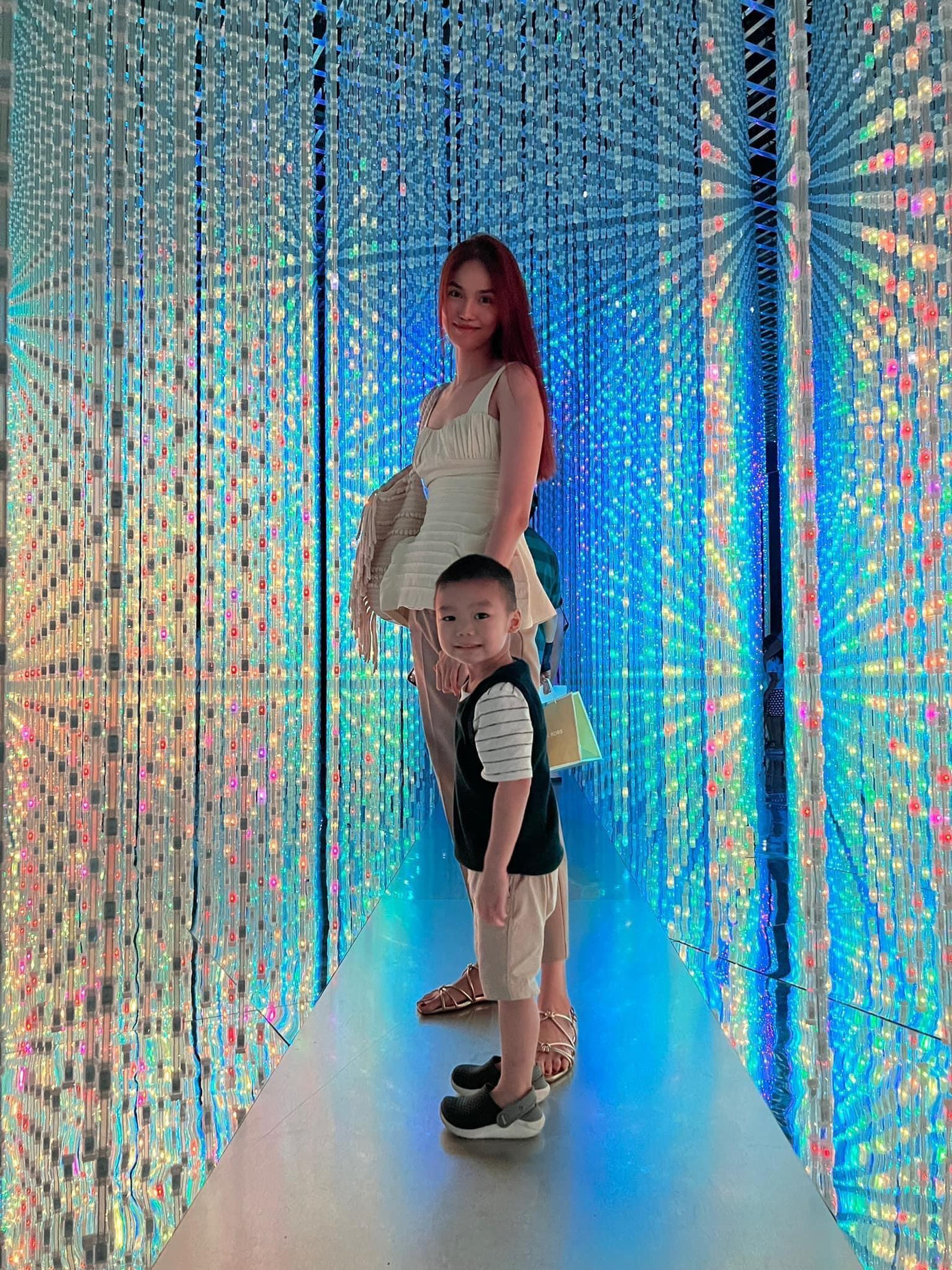 Dù chỉ mới 3 tuổi nhưng con trai Lan Khuê đã sở hữu chiều cao vượt trội. Dù chỉ mới 3 tuổi nhưng con trai Lan Khuê đã sở hữu chiều cao vượt trội.