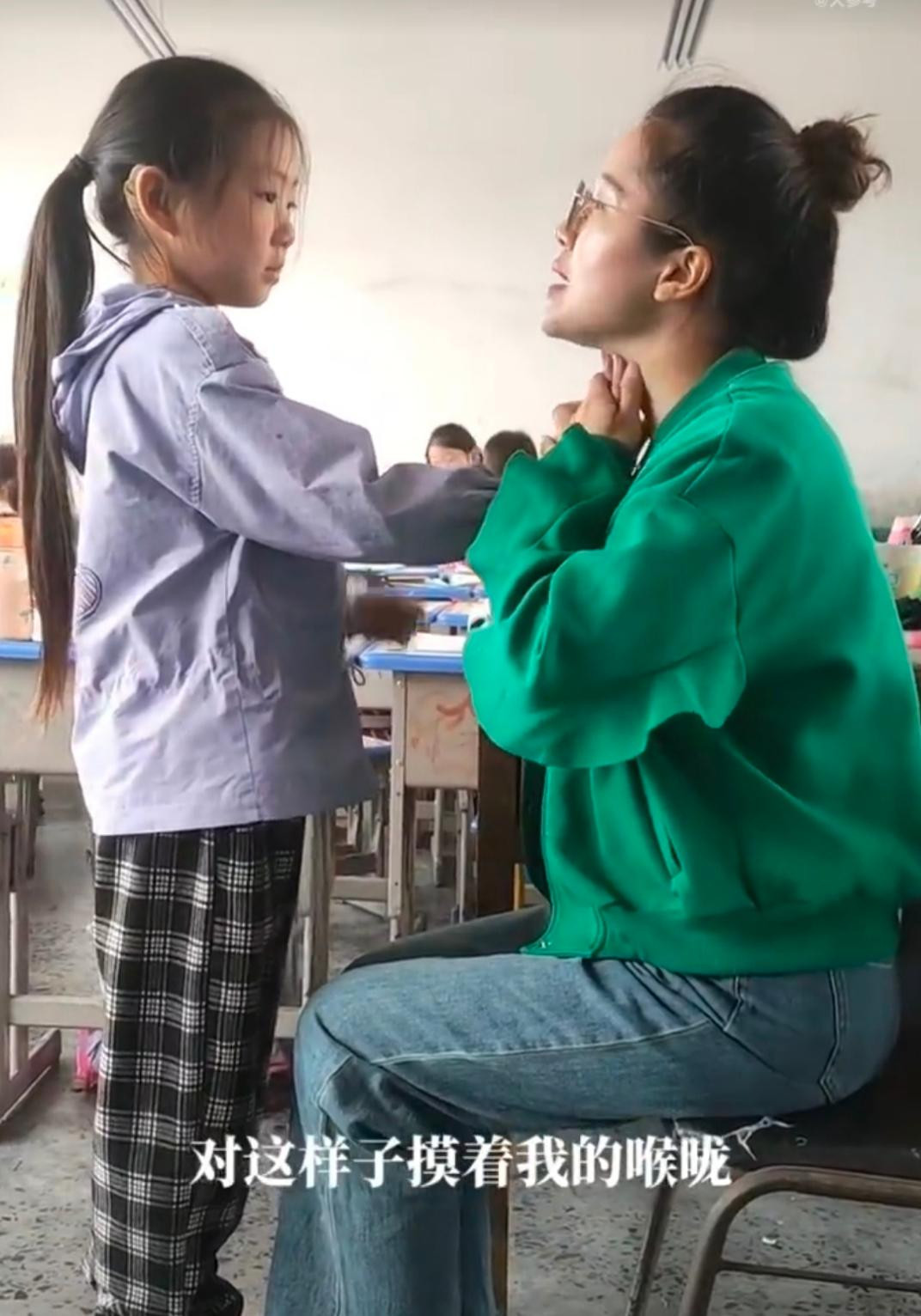 Giáo viên "có tâm" nhất hệ Mặt Trời là đây chứ đâu! Giáo viên "có tâm" nhất hệ Mặt Trời là đây chứ đâu!