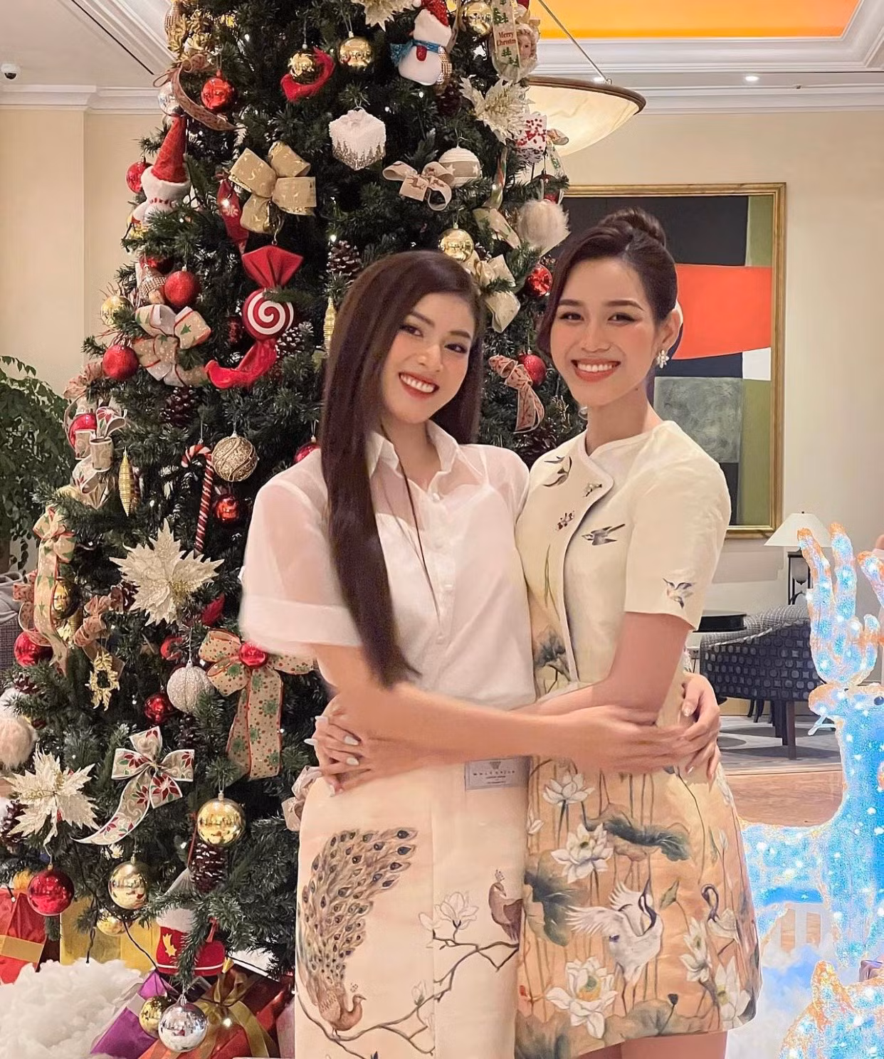 Á hậu Ngọc Thảo và Hoa hậu Đỗ Thị Hà. Á hậu Ngọc Thảo và Hoa hậu Đỗ Thị Hà.