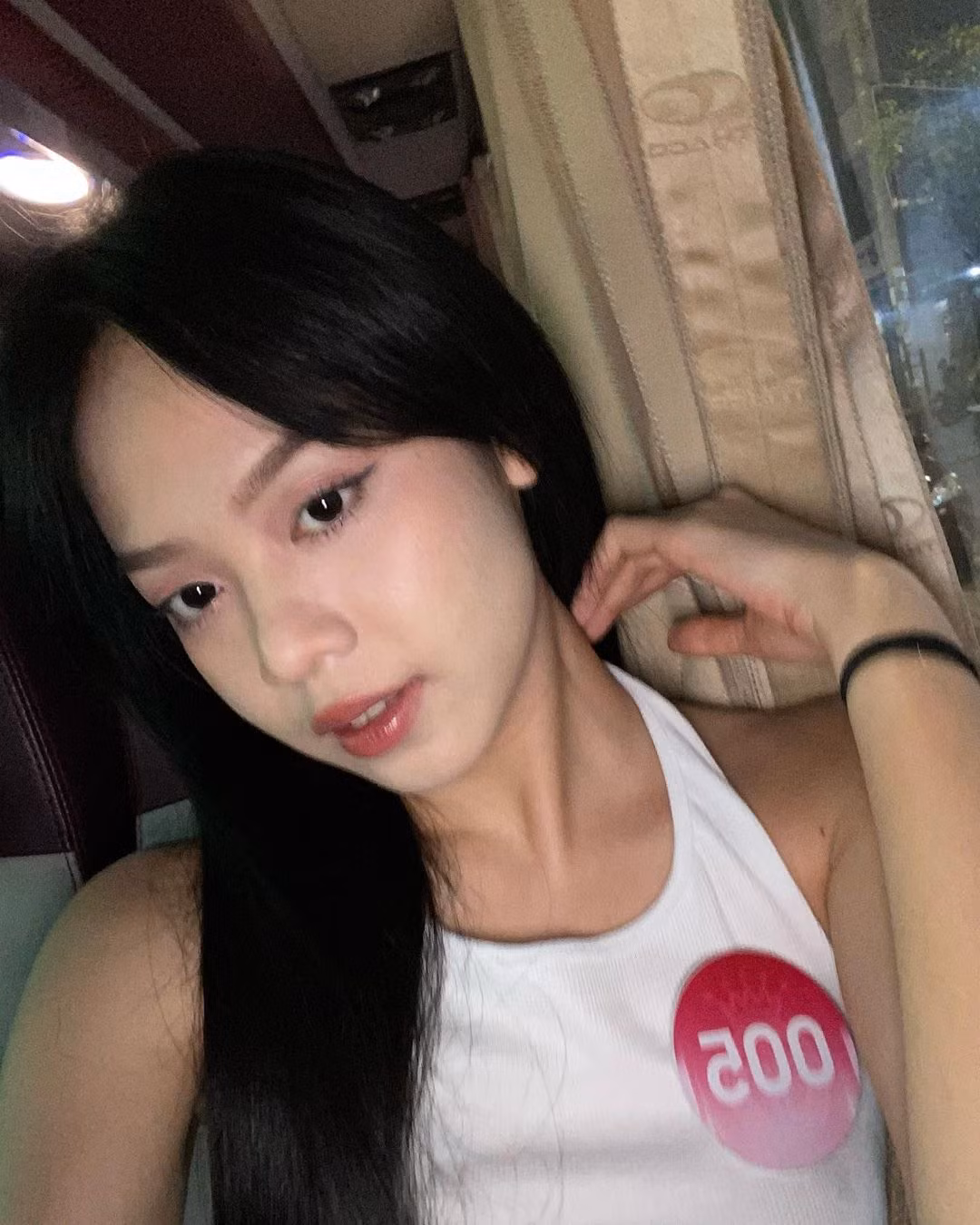 Hoa hậu Thanh Thủy chia sẻ hình ảnh hậu trường trong thời gian tham gia cuộc thi.