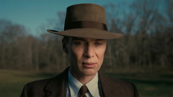 Hình ảnh đầy ưu tư của Cillian Murphy trong "Oppenheimer".