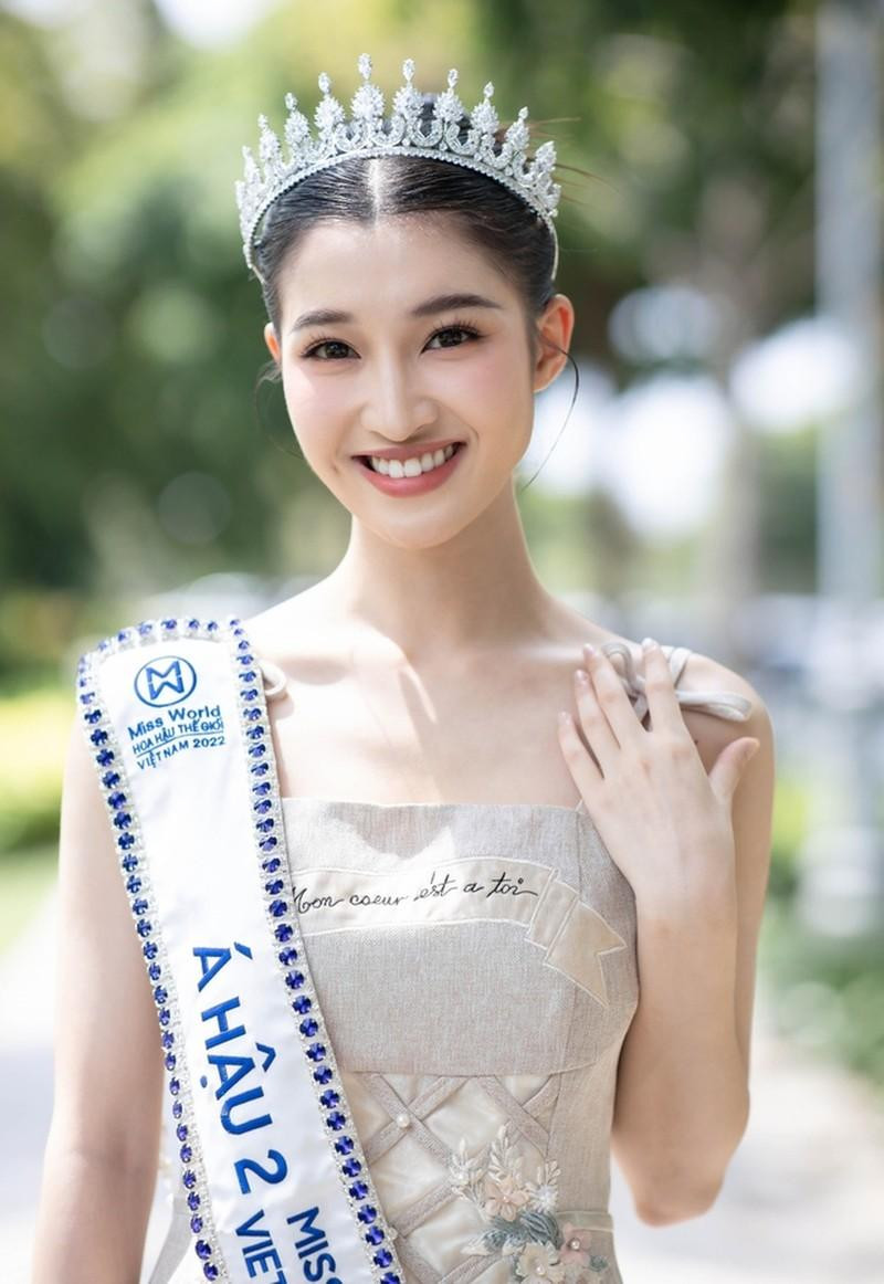 Sự trùng hợp giữa hai cô gái tên "Nhi" khiến người hâm mộ thích thú. Sự trùng hợp giữa hai cô gái tên "Nhi" khiến người hâm mộ thích thú.