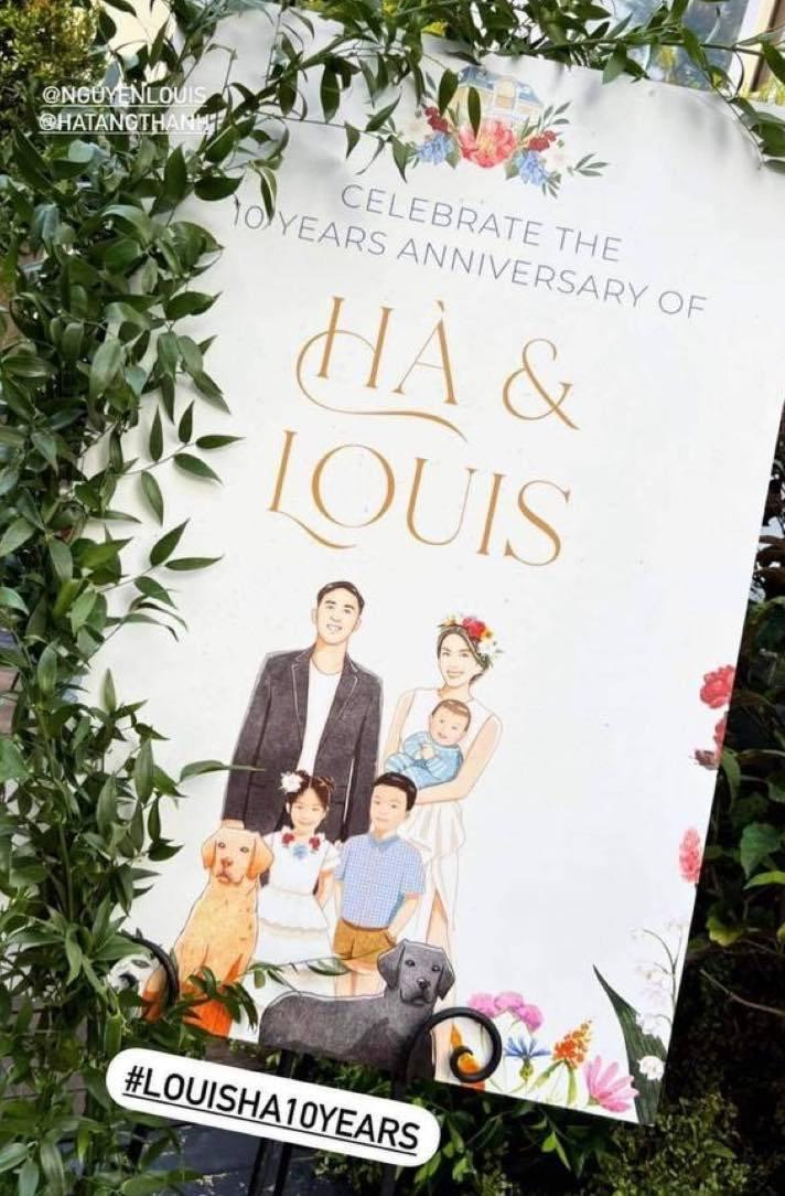 Bức tranh khắc họa tổ ấm gia đình Hà Tăng khiến người hâm mộ không khỏi thích thú. Bức tranh khắc họa tổ ấm gia đình Hà Tăng khiến người hâm mộ không khỏi thích thú.