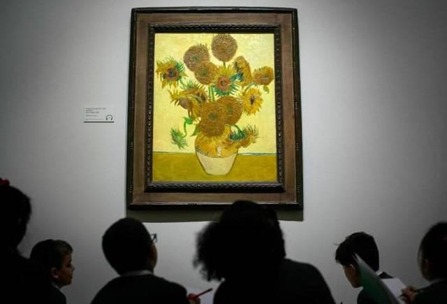 Bức họa kinh điển của họa sĩ Vincent van Gogh hiện được treo ở Phòng trưng bày Quốc gia ở London, Anh. Ảnh: CNN Bức họa kinh điển của họa sĩ Vincent van Gogh hiện được treo ở Phòng trưng bày Quốc gia ở London, Anh. Ảnh: CNN