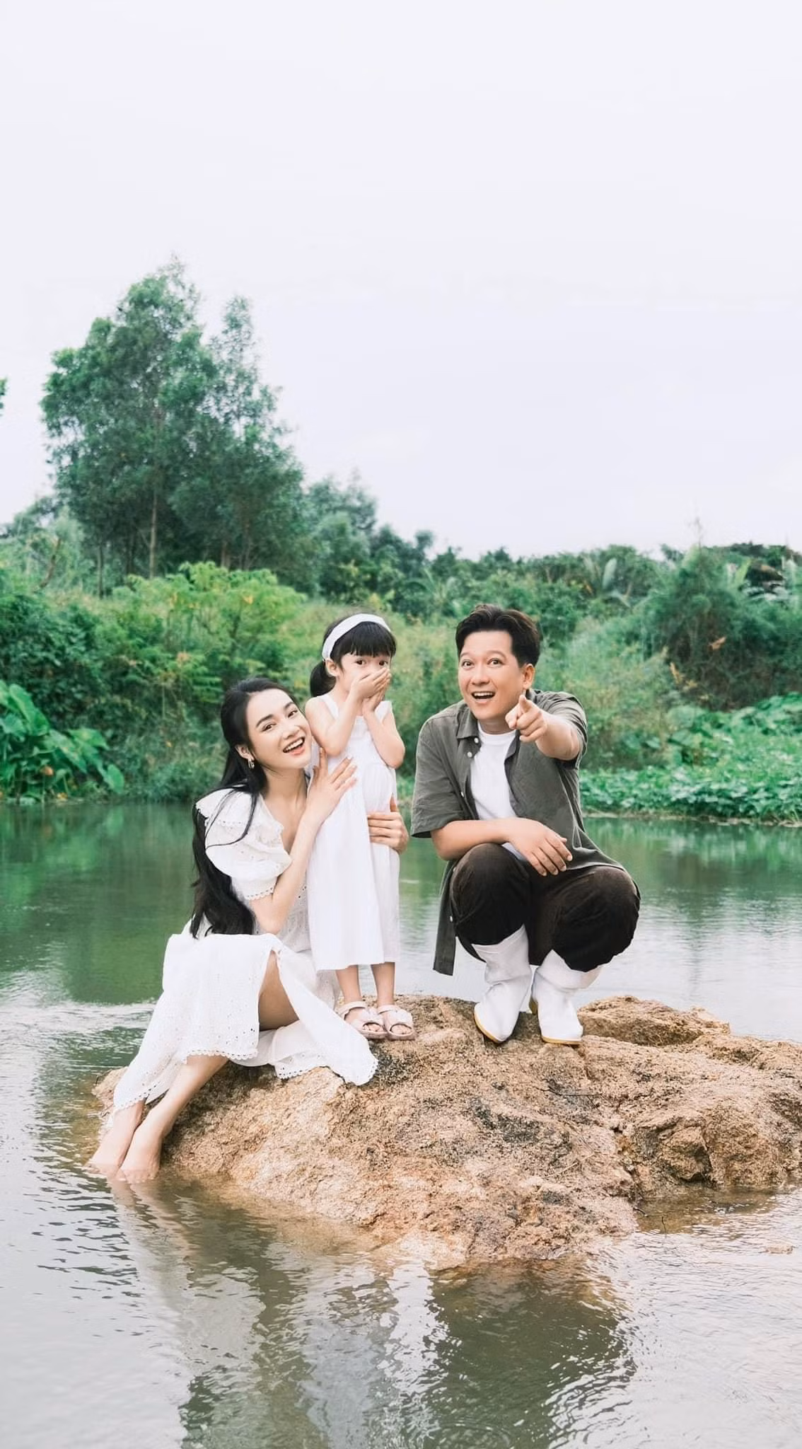 Trường Giang và Nhã Phương muốn đảm bảo quyền riêng tư cho nhóc tì nhà mình.