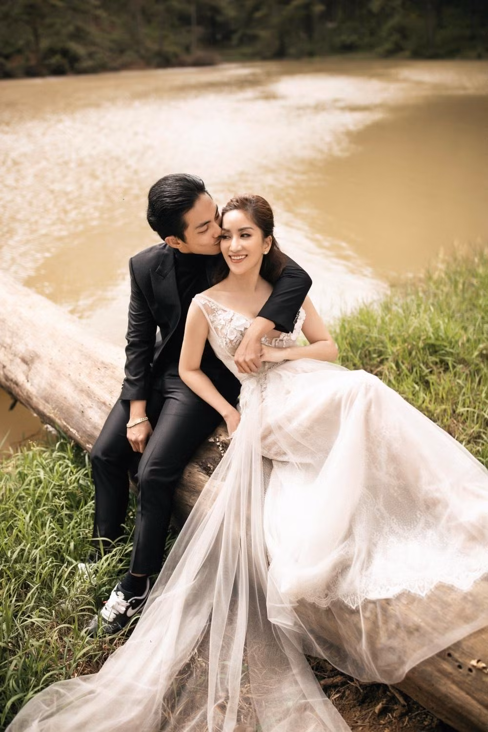 Nhiều bộ sưu tập ảnh cưới đã được cặp đôi tháng 12 hé lộ từ sớm. Nhiều bộ sưu tập ảnh cưới đã được cặp đôi tháng 12 hé lộ từ sớm.