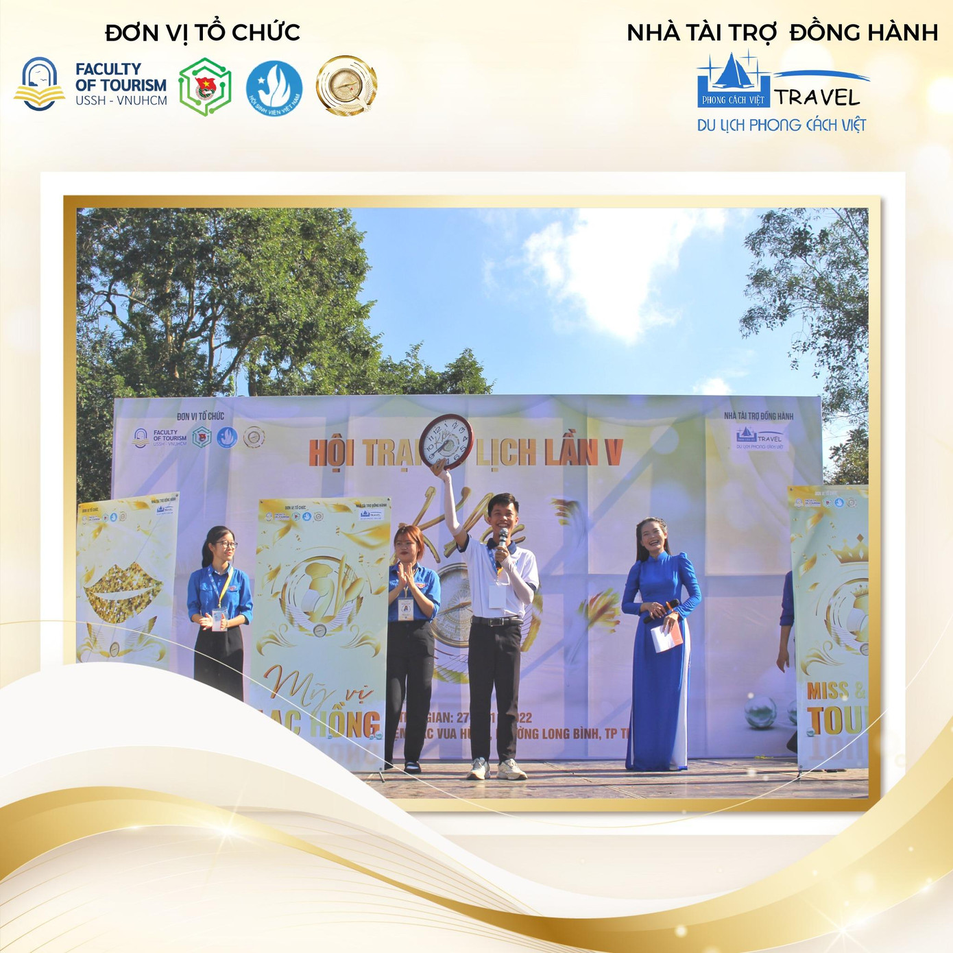 Đồng chí Nguyễn Tấn Nguyên - Bí thư Đoàn khoa, Trưởng BTC Hội trại thực hiện nghi thức khai mạc mở đầu cho chương trình hội trại. Nguồn: Fanpage Đoàn Hội Du Lịch