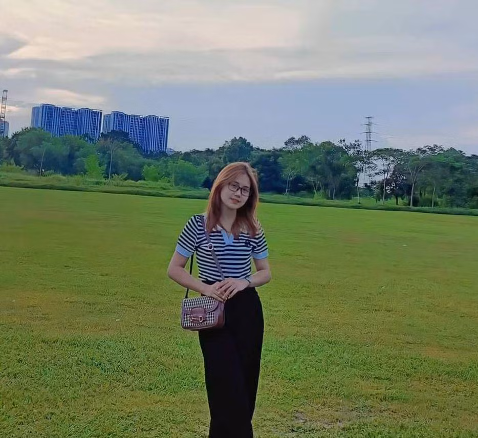 Thu Huế không mang tiền mặt đến những nơi đông người. Ảnh: NVCC Thu Huế không mang tiền mặt đến những nơi đông người. Ảnh: NVCC
