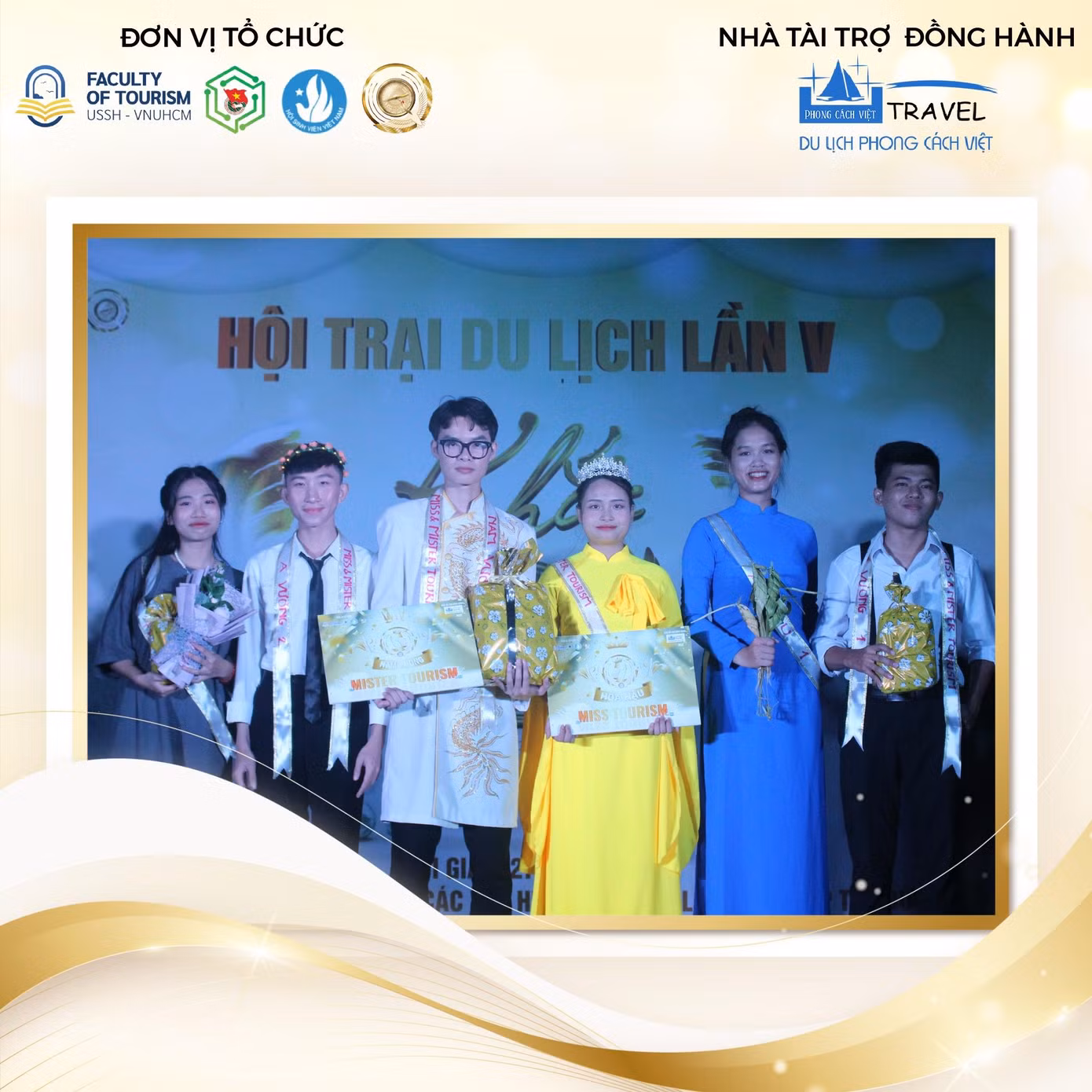 Phần trao giải thưởng cũng được trông ngóng không kém. Nguồn: Fanpage Đoàn Hội Du Lịch