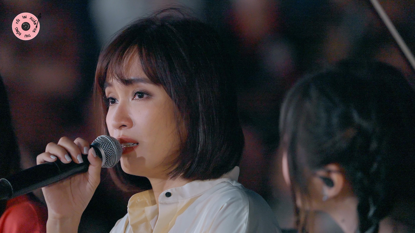 Đây là lần đầu tiên Ái Phương chia sẻ về nỗi đau mất mẹ khiến nhiều người xúc động.