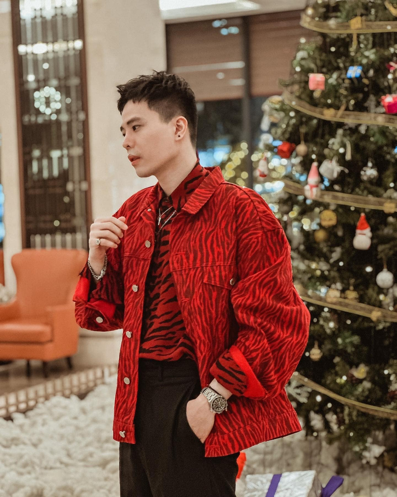 Trịnh Thăng Bình đã gửi lời xin lỗi đến Hiền Hồ. Trịnh Thăng Bình đã gửi lời xin lỗi đến Hiền Hồ.