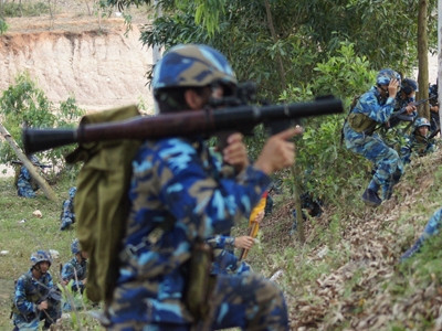 Tiểu đoàn Hải quân đánh bộ 473 (Lữ đoàn 147) thực hành đổ bộ đánh chiếm mục tiêu.