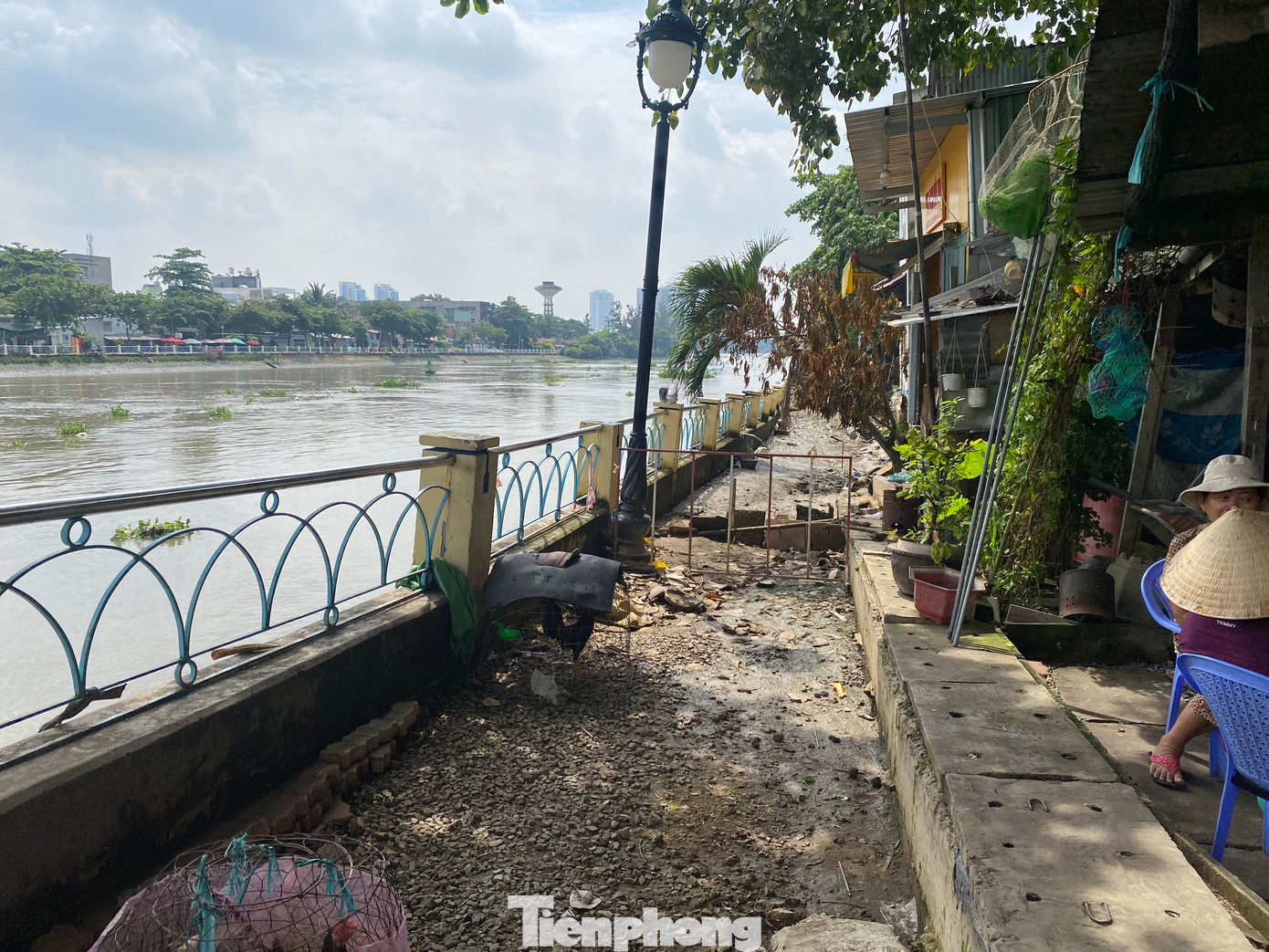 Dự án có tổng mức đầu tư dự kiến khoảng 90 tỷ đồng bao gồm: xây dựng kè kiên cố, hệ thống thoát nước và khuôn viên cây xanh (không bao gồm chi phí bồi thường, giải phóng mặt bằng).