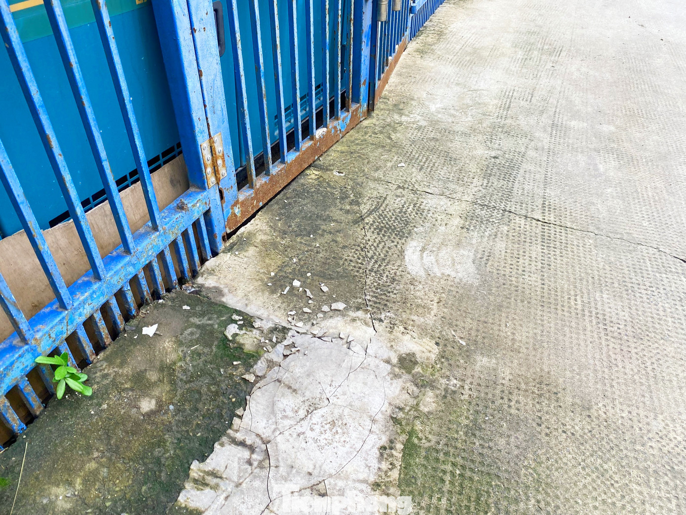 Cận cảnh nhà nứt toác, sụt lún ở TP Thủ Đức khiến người dân thấp thỏm lo âu ảnh 5 Cận cảnh nhà nứt toác, sụt lún ở TP Thủ Đức khiến người dân thấp thỏm lo âu ảnh 5