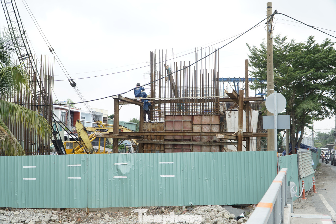 Ngày 25/3/2023, UBND TP Thủ Đức đã phối hợp với chủ đầu tư dự án là Ban Quản lý dự án đầu tư xây dựng các công trình giao thông TPHCM (Ban Giao thông) tổ chức buổi lễ bàn giao mặt bằng và tái thi công dự án.