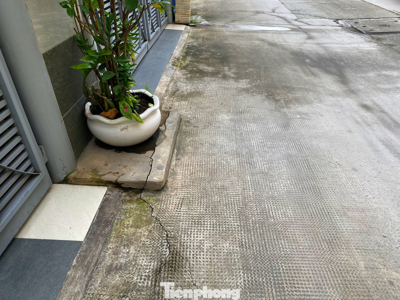 Cận cảnh nhà nứt toác, sụt lún ở TP Thủ Đức khiến người dân thấp thỏm lo âu ảnh 6