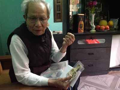 Nhà văn Phạm Thắng giới thiệu với PV Tiền Phong về những tư liệu quý giá ông lưu giữ được hơn 60 năm qua