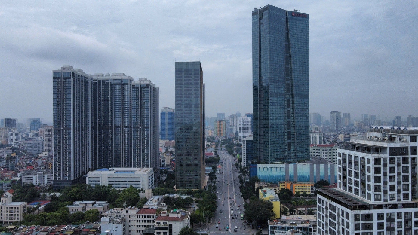 Đây được xem là khu "đất vàng" của Thủ đô, gần với toà cao ốc chọc trời Lotte Center, và chỉ cách Hồ Tây khoảng 1km.